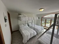 Barbee Lake Big House!  Sleeps 14+ Game Garage!  Pier and Dock to Barbee!