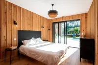 Magnificent wooden Villa Golf Biscarrosse with swimming pool