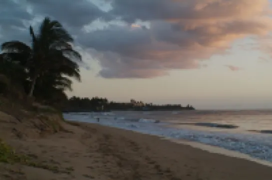 Partial Ocean View from private lanai, Queen Bed.....fully furnished condo