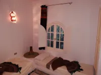 Typical house (mouth) with swimming pool not overlooked فنادق في 