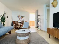Relax in this comfortable apartment with Oceanview on the 21st floor