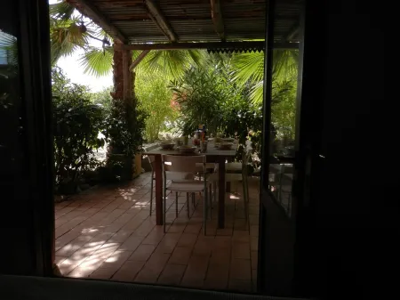 Tranquil location close to sea and mountains