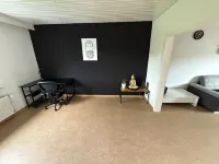 Large vacation apartment with garden and wallbox - pets also welcome Hotels in Kunzell