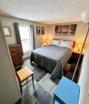 Cozy cabin. Quiet valley. Hot tub & views. Close to everything CO has to offer.