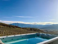 Oliver Oasis, Cab Franc: swim spa and 5 bdrm in the heart of wine country!