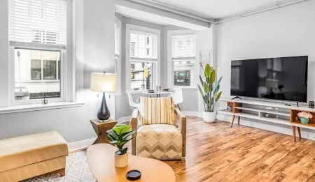 City life in style at The Warner