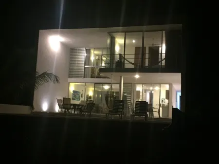 House Beach Front Superb Ocean View Hi Speed WiFi Unlimitd Fresh Water Free call