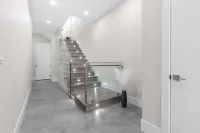 Contemporary Luxury modern charming retreat