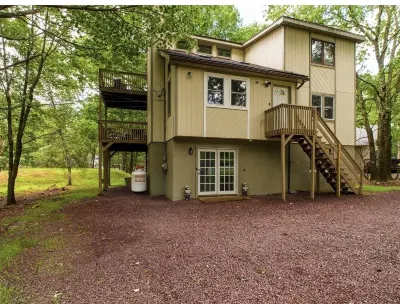 Lakeside Community Escape w/ Amenities Arcade Hiking Rafting Paintball Hotels near Dollar General