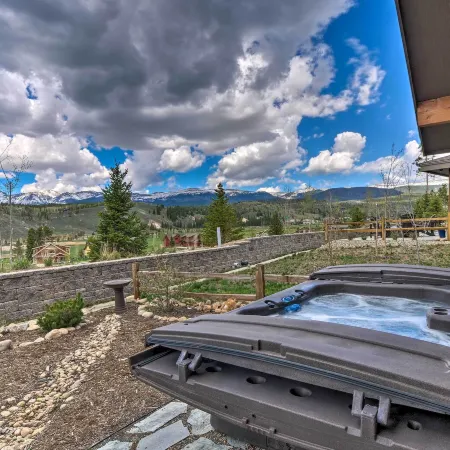 Fraser Condo w/ Views & Hot Tub: Near Winter Park!