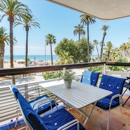 Newly Renovated Beachfront Apartment Ideally Located in Penelope