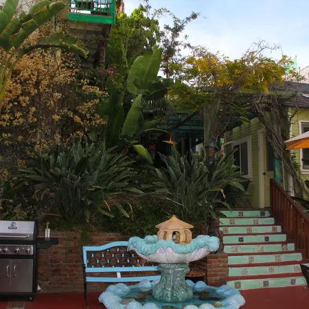 La Paloma Las Flores