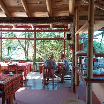 Biohostal Mindo Cloud Forest