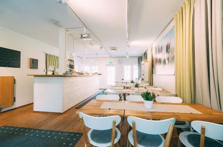 Stenholmens Gårdshotell Отели в г. Линкопин