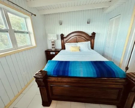 Ooh Lala Love Suite. Come and Relax. Hotels in Northside