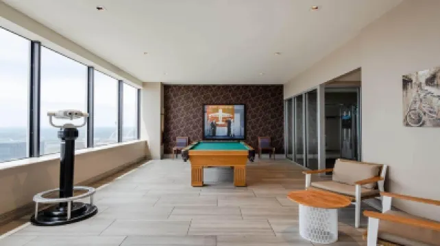 18th FL Stylish CozySuites w/ Roof Pool, Gym #6 Hotels in Fair Park
