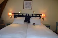 Logis Hôtel Auberge du Cheval Blanc Hotel a Vouzon