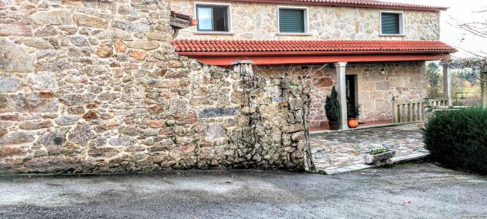 Casa Rural Os Carballos Hotels in Pontevedra