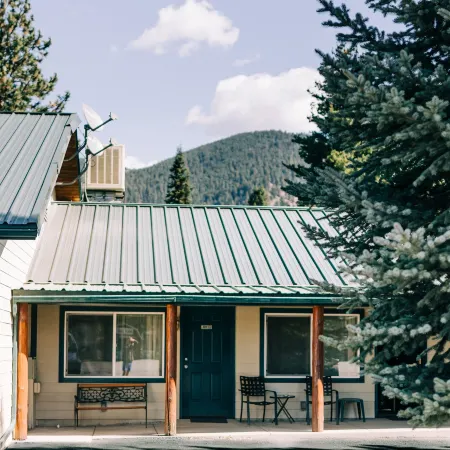 Lakeside Resort and Motel