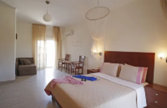 Stratos Hotel