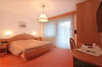 Hotel Dolomites Inn Hotel in zona Cascate Schiavaneis