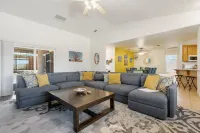 Colorful Cactus - Hot Tub, BBQ and Fire Pit! 4 Bedroom Home by RedAwning Hotels in Joshua Tree