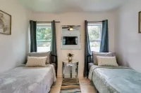 Stylish Miami Home 2 Mi to Intracoastal Waterway! - Bungalows