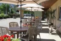 Waterfront Inn