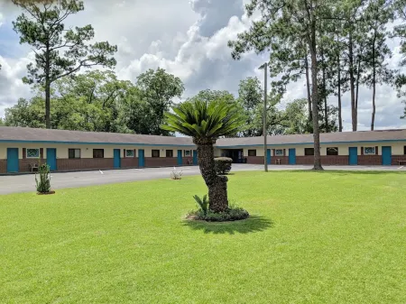 Cheerio Inn - Glennville