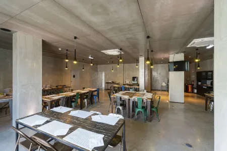 N1 Hostel Apartments and Suites Отели рядом с достопримечательностью «Praça Sá da Bandeira»