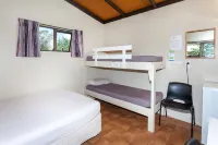 Harbourside Holiday Park Hotels in Hot Water Beach