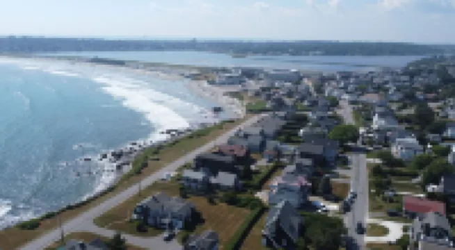 เรียส์ อินน์ บายเดอะซี