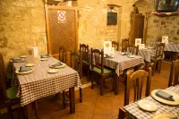 Hostal Hueso - Breakfast