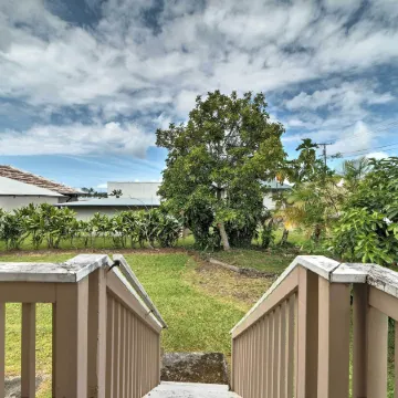 Hawaiian Hideaway w/ Yard < 2 Miles to Hilo Bay!
