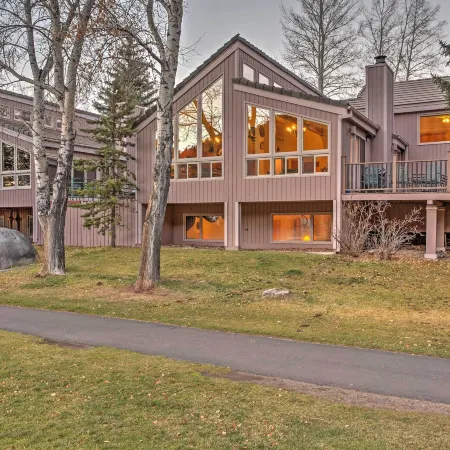 Charming Mtn Home on Golf Course ~ 4 Mi to Slopes!