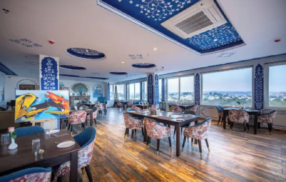 The Chronicles by Wsi - Near the Lake Pichola Udaipur