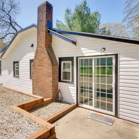 Walk to Lake: Nautical Akron Cottage w/ Deck!
