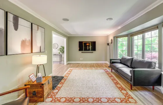 Ossining度假屋，靠近河流，小徑和MTA！