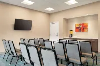 Home2 Suites by Hilton Woodland Hills Los Angeles Hotel a Calabasas