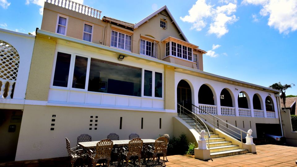 Albion Manor