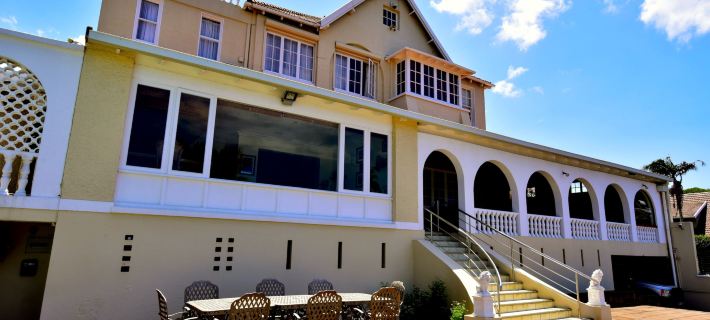 Albion Manor Отели в г. Береа
