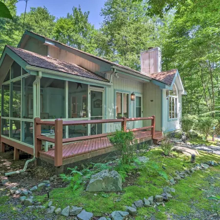 Deck & Resort Amenities: Pocono Lake Home