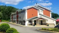 Super 8 by Wyndham Salem VA Hotels in Catawba