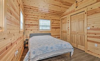 Cozy Bidwell Cabin w/ Deck: Trail & Creek Access!