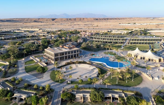 Royal Lazure Resort