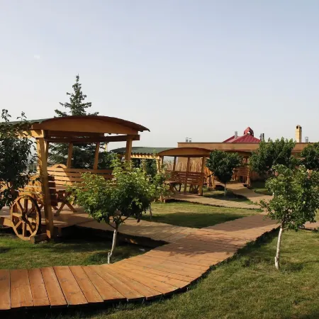 Latar Hotel Complex