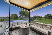 Lakefront Washington Home w/ Private Pool & Sauna