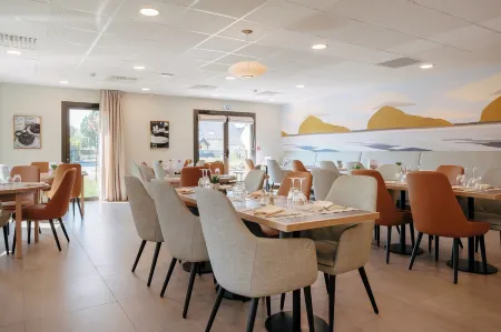 Zenitude Hôtel-Résidences Ploërmel Отели рядом с достопримечательностью «La Maison du Graal»