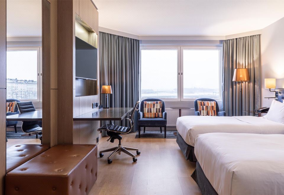 1. 힐튼 헬싱키 스..