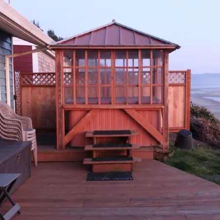OUTRAGEOUS Oceanfront Hot tub Amazing Beach- Hotels in Oceanside